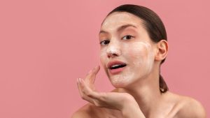 6 Best Ways to Get Rid of Cheek Acne and Prevent Breakout
